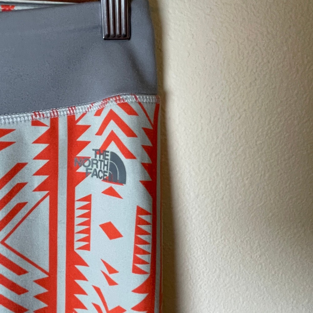 The North Face Women's Pulse Capri Leggings Sz S Ornge and Gray Aztec Print - Picture 5 of 12